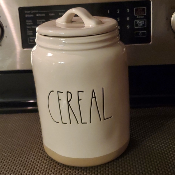 RAE DUNN CEREAL CONTAINER. - Picture 1 of 1